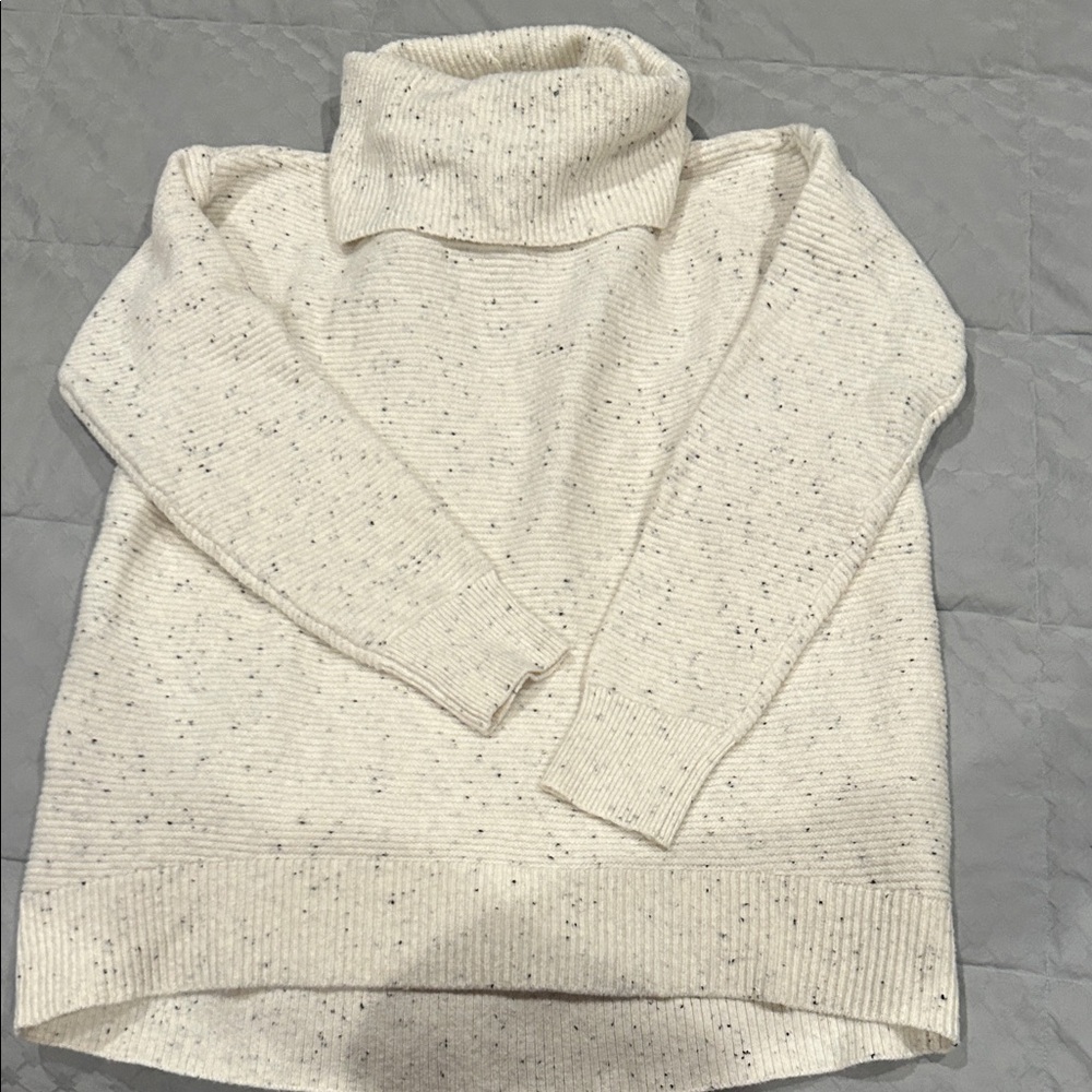 LOFT Speckled Cream Turtleneck Sweater